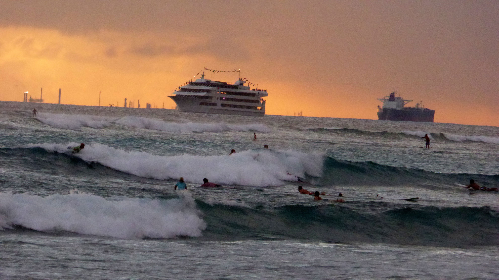 sunset-waikiki-beach-honolulu-(2).jpg